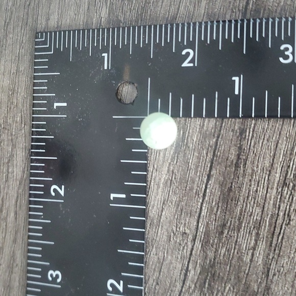 Pale Green Stone Bead P321 - Picture 3 of 3